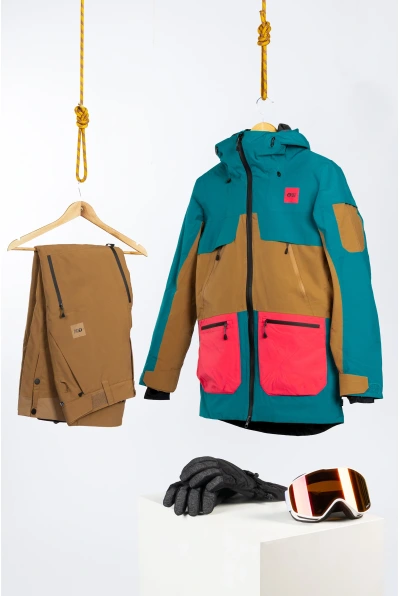 Location combinaison ski et snowboard Femme Picture by Orentees Avoriaz