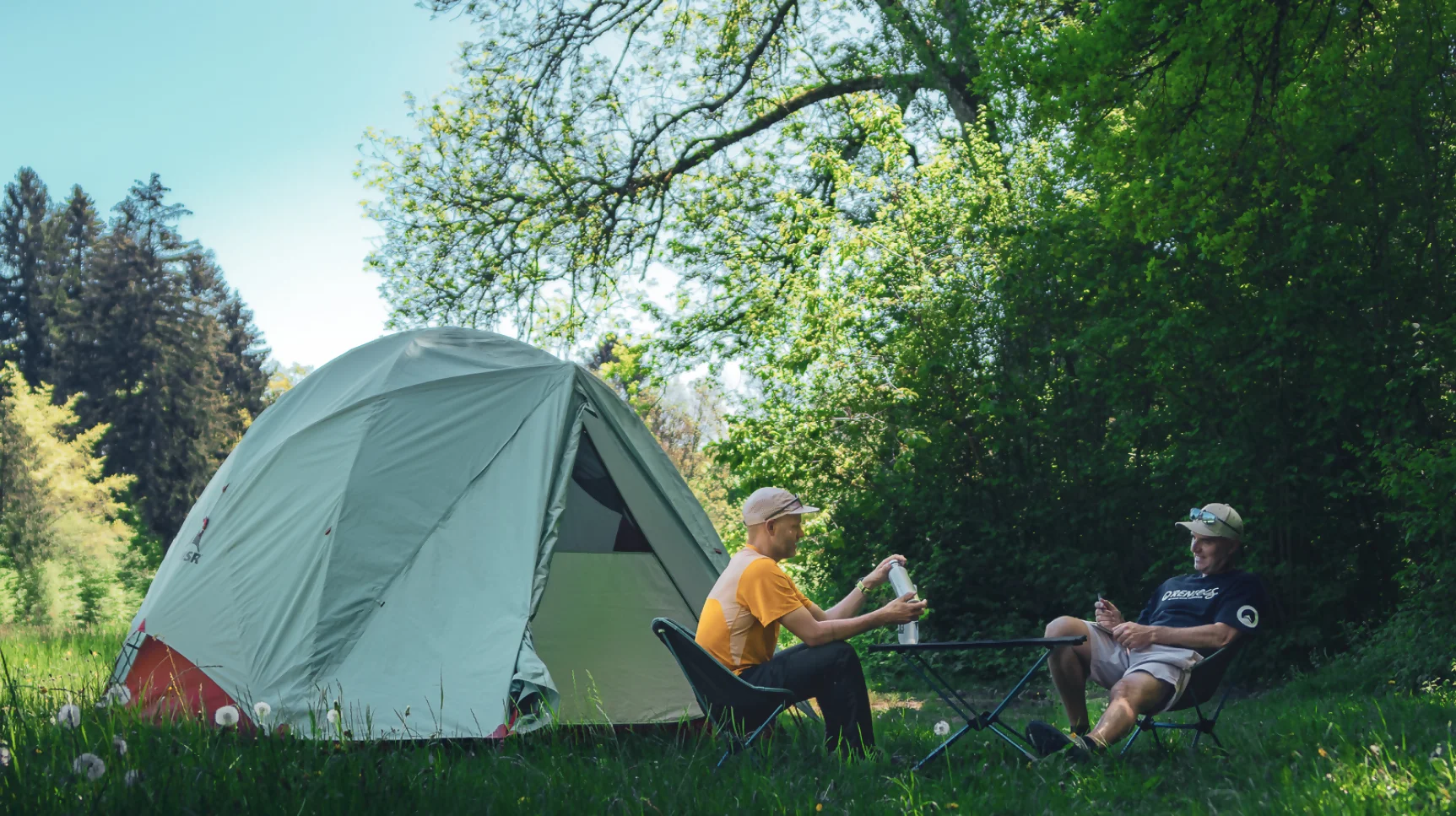 Louer tente de camping pour famille groupe et club de sport avec Orentees