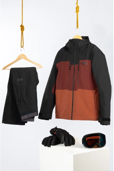 Snowboard and ski outfit hire Men Picture by Orentees Tignes