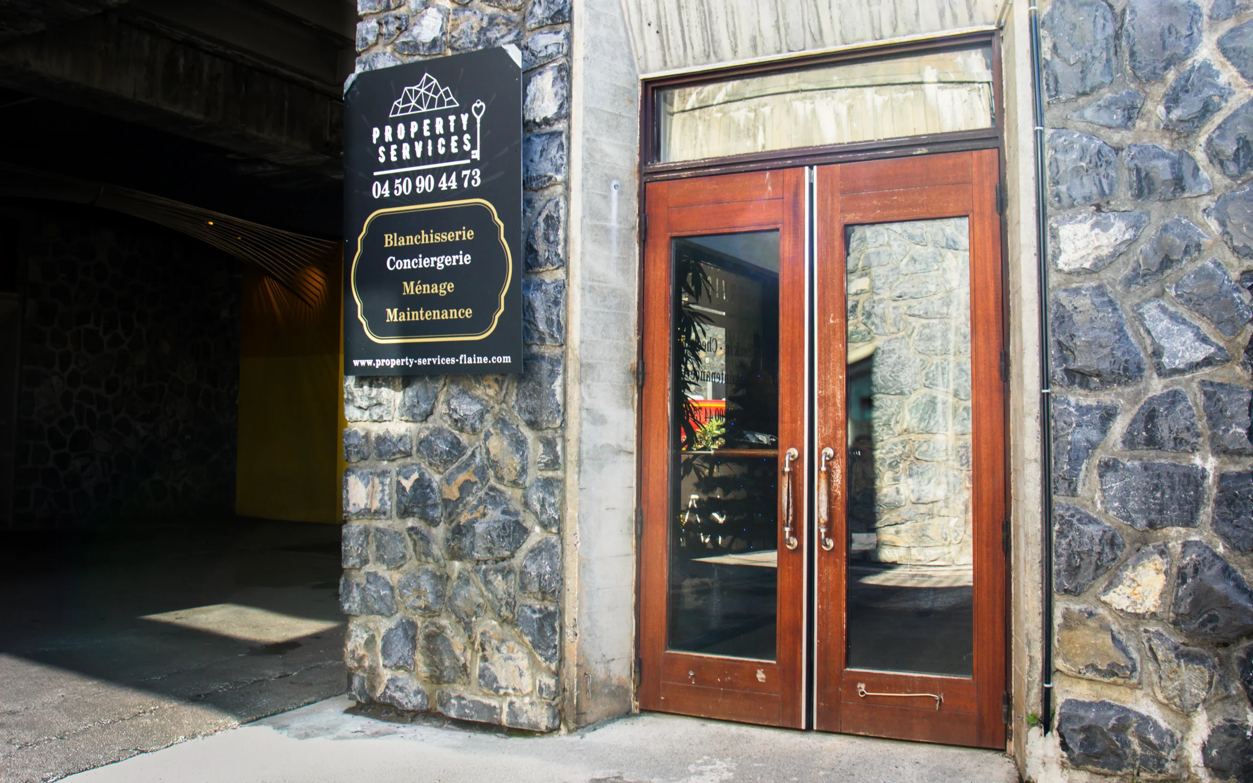 ski clothes rental at Flaine with property services by Orentees